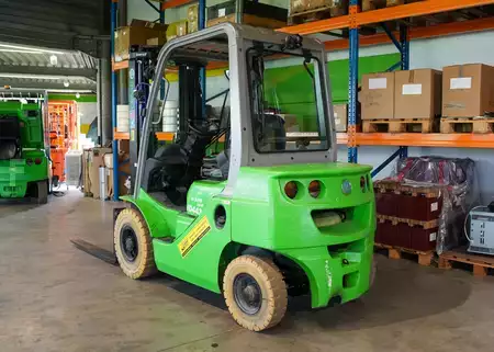 Diesel heftrucks 2019  Cesab M320  (2)
